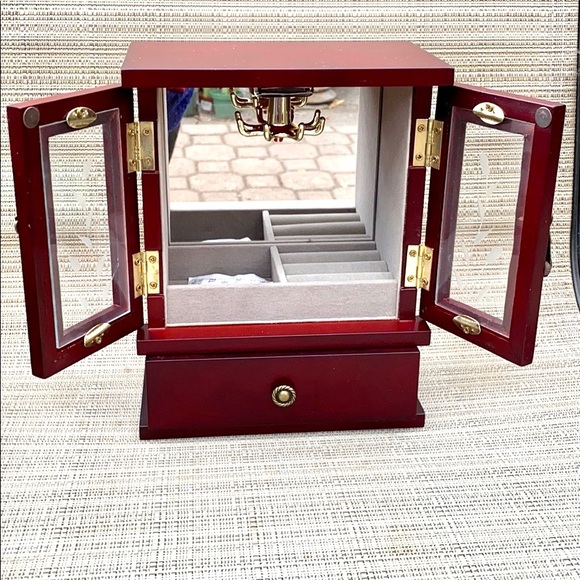 🎉HP🎉WOODEN JEWELRY BOX - Picture 3 of 7